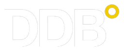Logo da DDB, versão logotipo branco, em fundo transparente