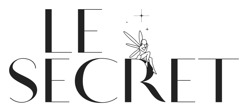Van Cleef and Arpels logo on a transparent background